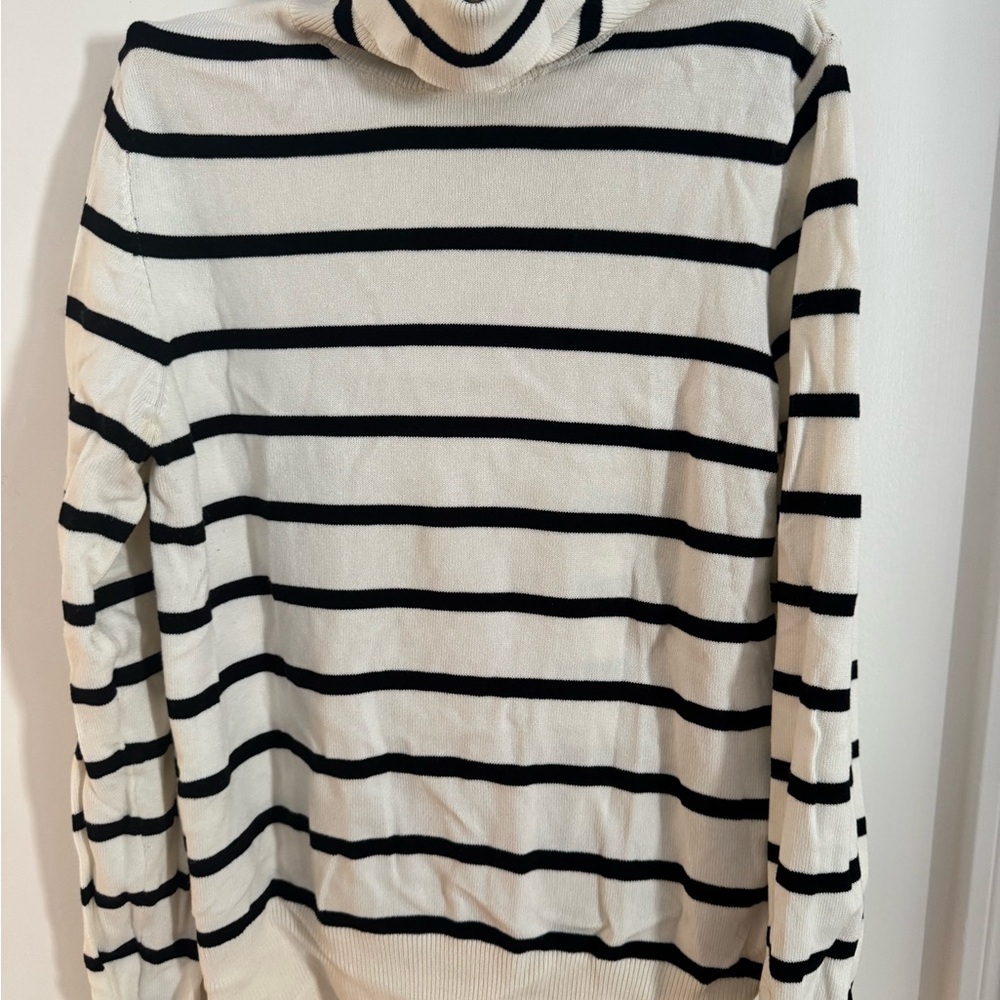 H&M Black and Cream Knit Top